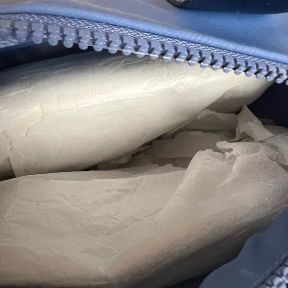 LULULEMON Knit Nylon Mini Barrel Duffle Bag 5L in Oasis Blue *RARE* NWT - Picture 13 of 16